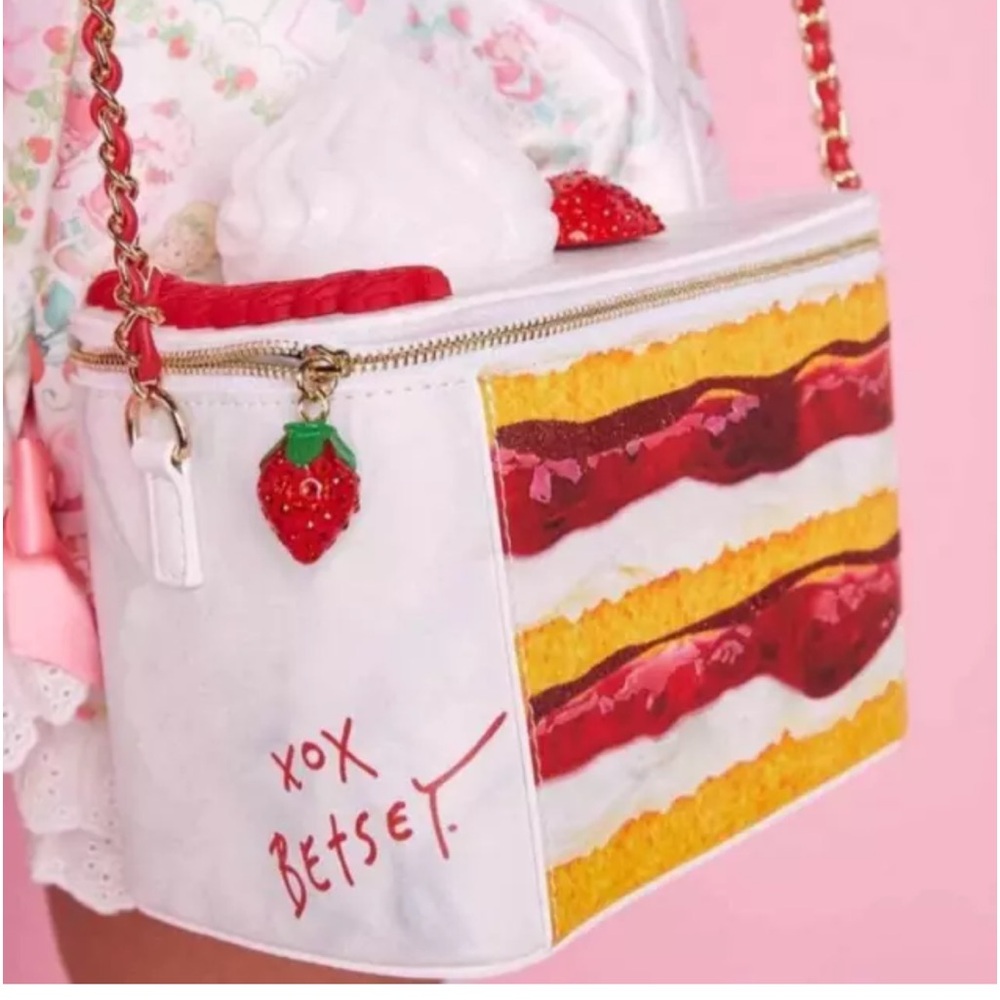 Betsey Johnson Shortcake Purse Kitsch NWT